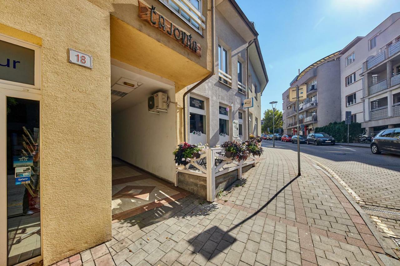 Pineapple Apartment Bratislava Extérieur photo