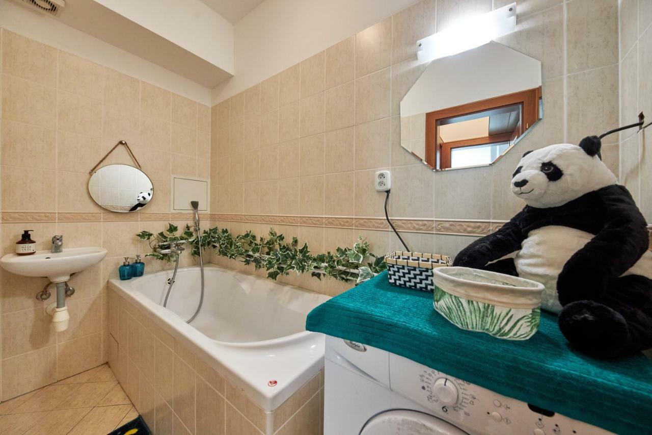 Pineapple Apartment Bratislava Extérieur photo